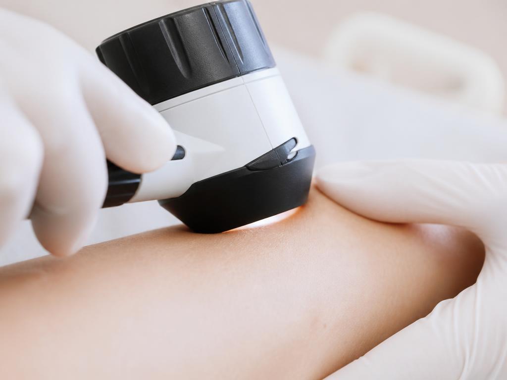 Dermatologische Untersuchung der Haut
